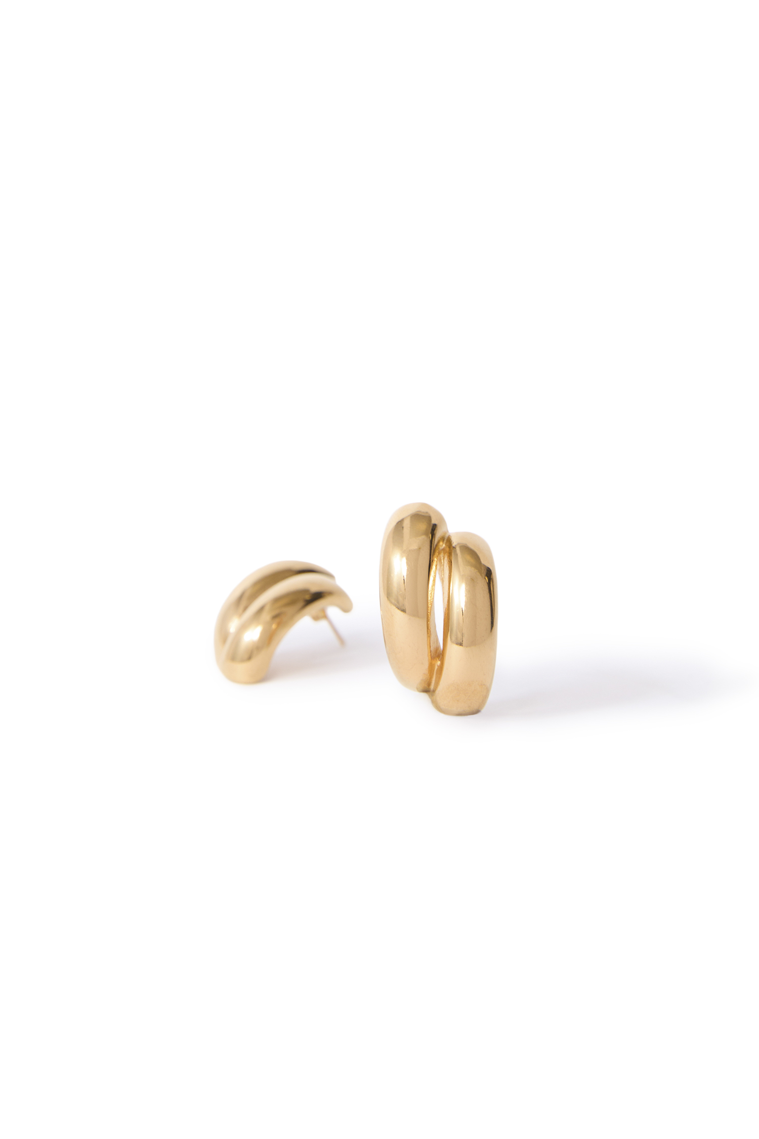 Gold double-band huggie