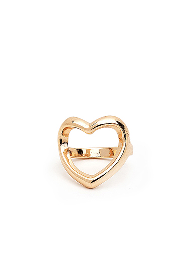 Hollow Heart Ring in Gold | DAILYLOOK