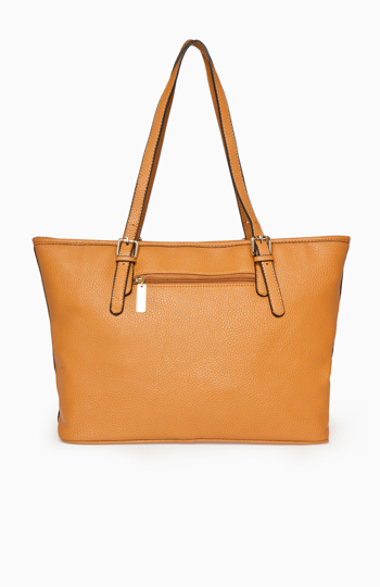 Classic Large Tote in Camel | DAILYLOOK