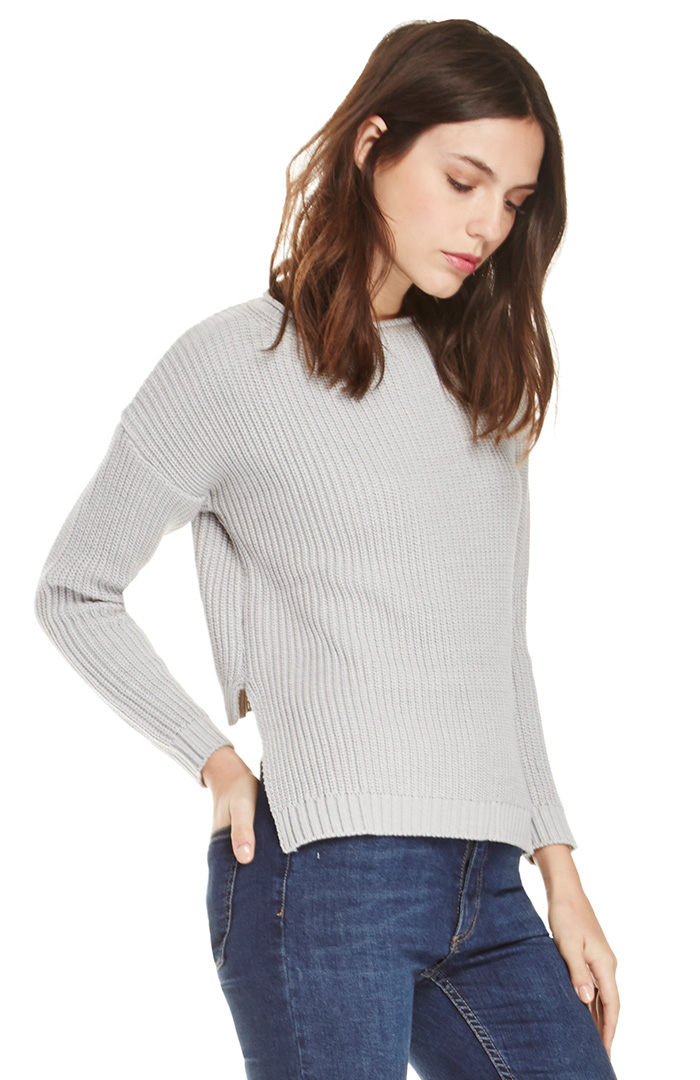 Achro Step-Cropped Back Sweater in Grey | DAILYLOOK