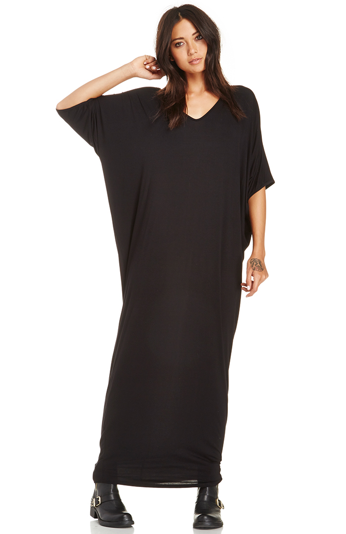 DAILYLOOK Olsen Maxi Dress in Black | DAILYLOOK