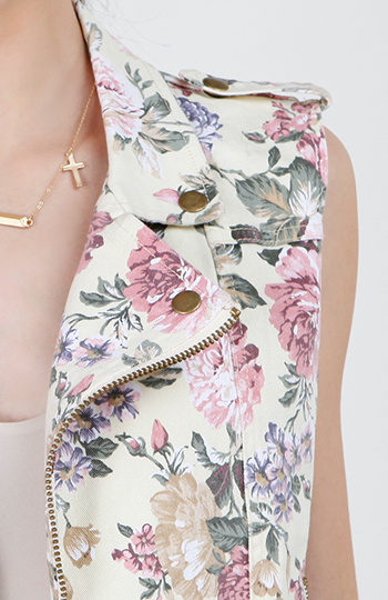 Floral Denim Vest in Cream | DAILYLOOK