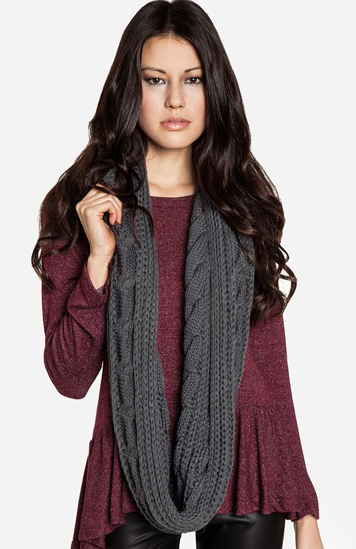 Cable Knit Infinity Scarf in Grey DAILYLOOK