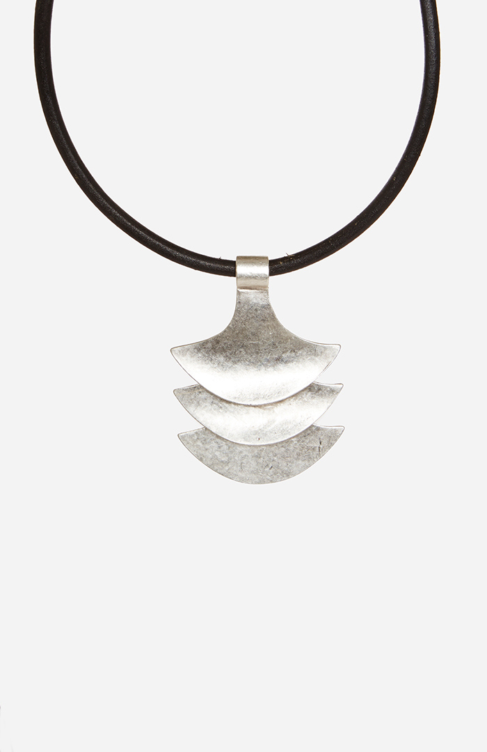 Chanour Layered Plate Cord Necklace in Black | DAILYLOOK