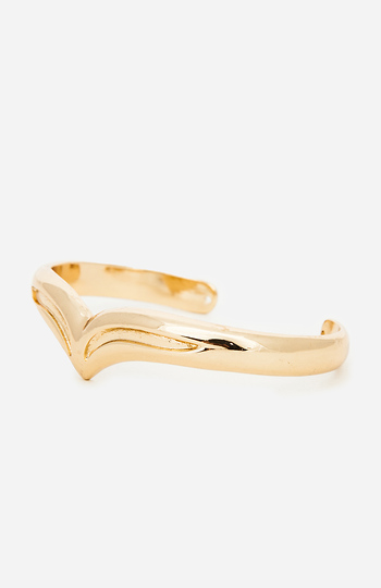 Pointed Cuff Bracelet in Gold | DAILYLOOK
