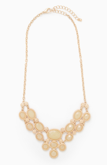 Heirloom Necklace in Cream | DAILYLOOK