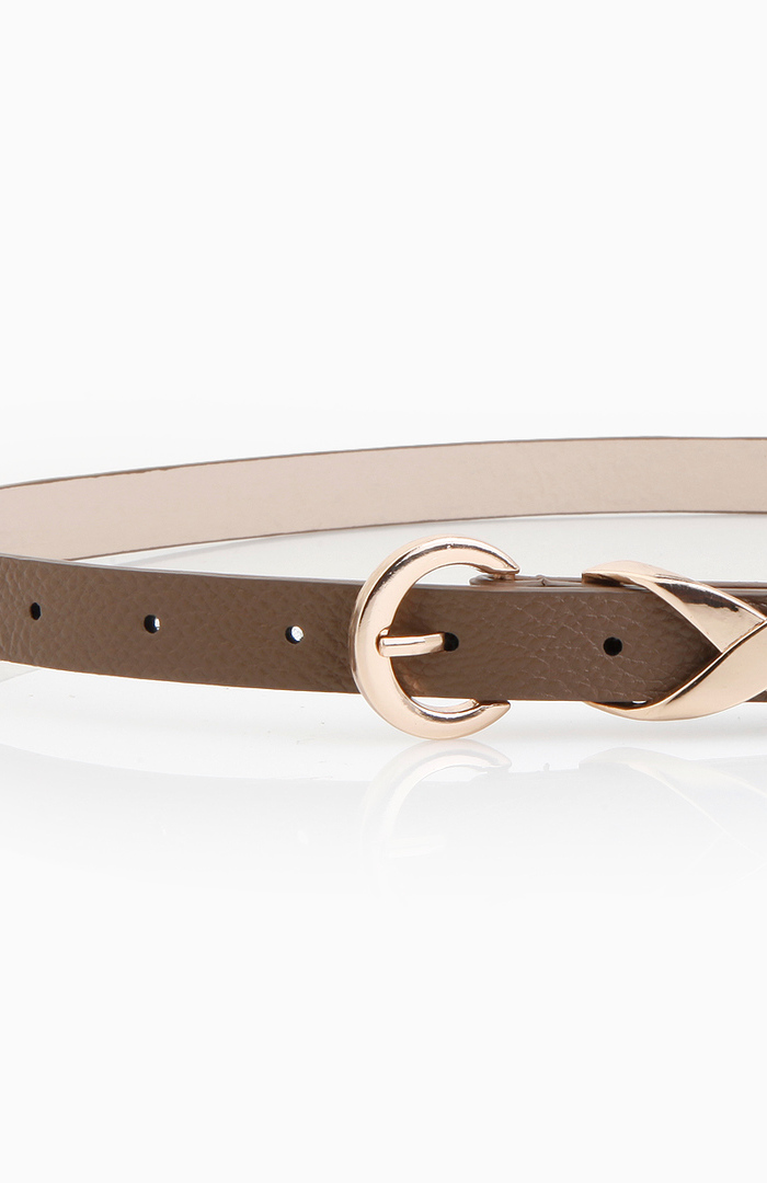 XO Belt in Brown | DAILYLOOK