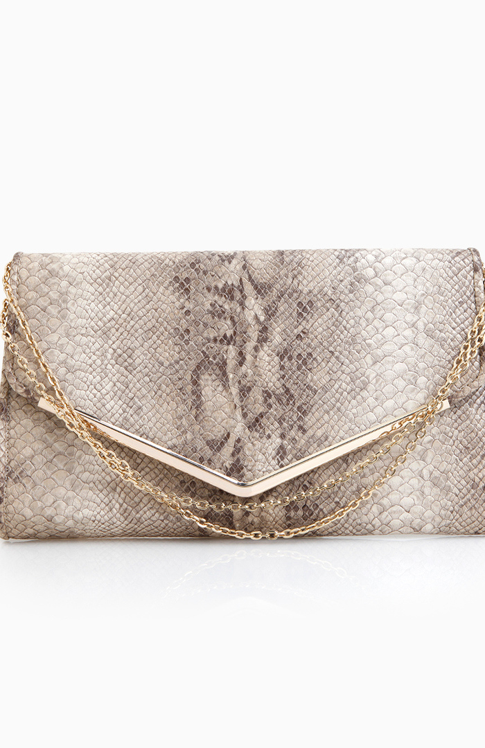 Snakeskin Metallic Flap Clutch in Cream | DAILYLOOK