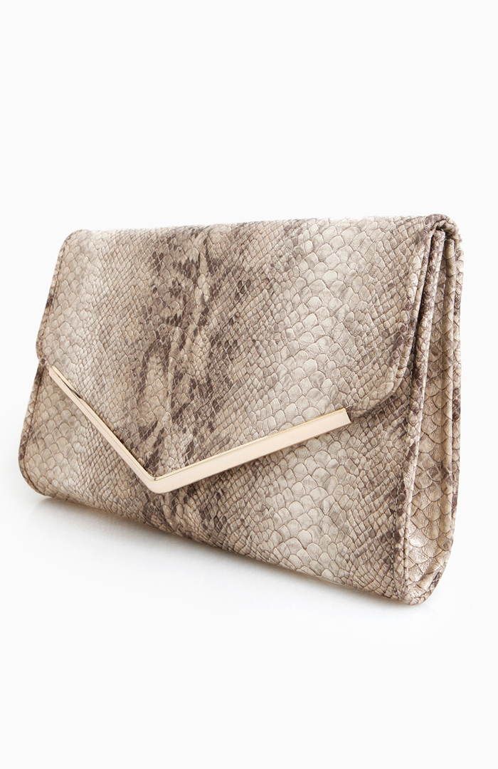 Snakeskin Metallic Flap Clutch in Cream | DAILYLOOK