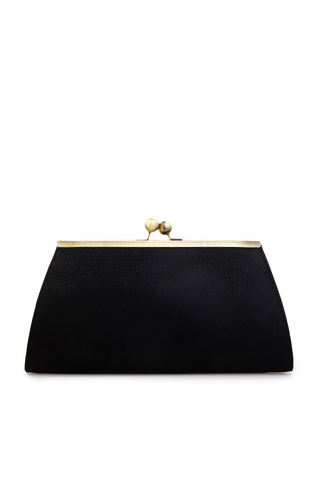 Mid Stripe Studded Clutch in Black | DAILYLOOK