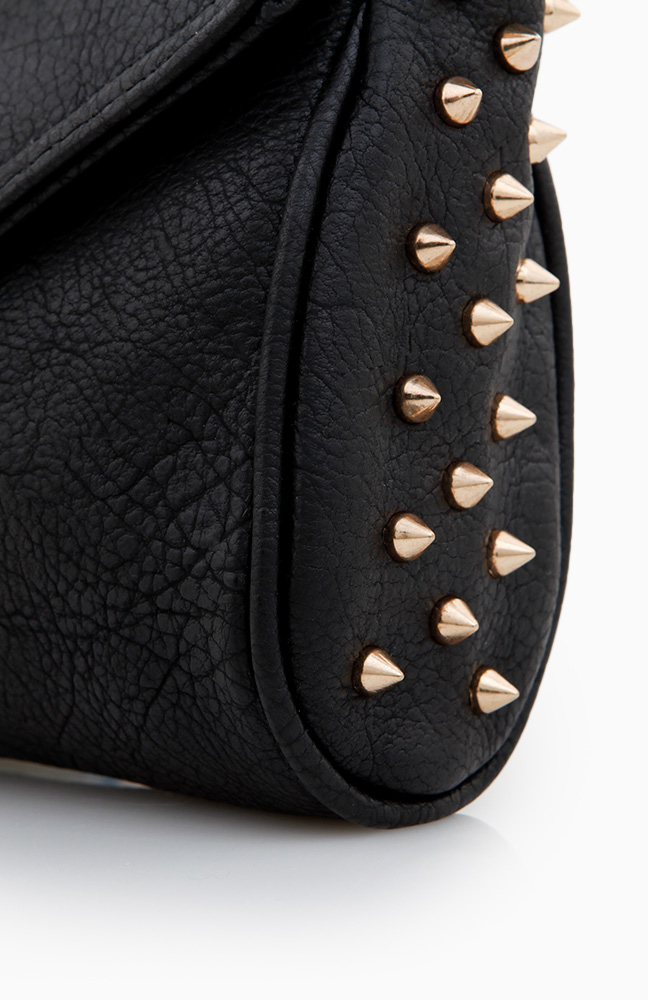 black spike clutch