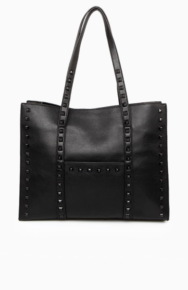 Black Pyramid Stud Bag in Black | DAILYLOOK