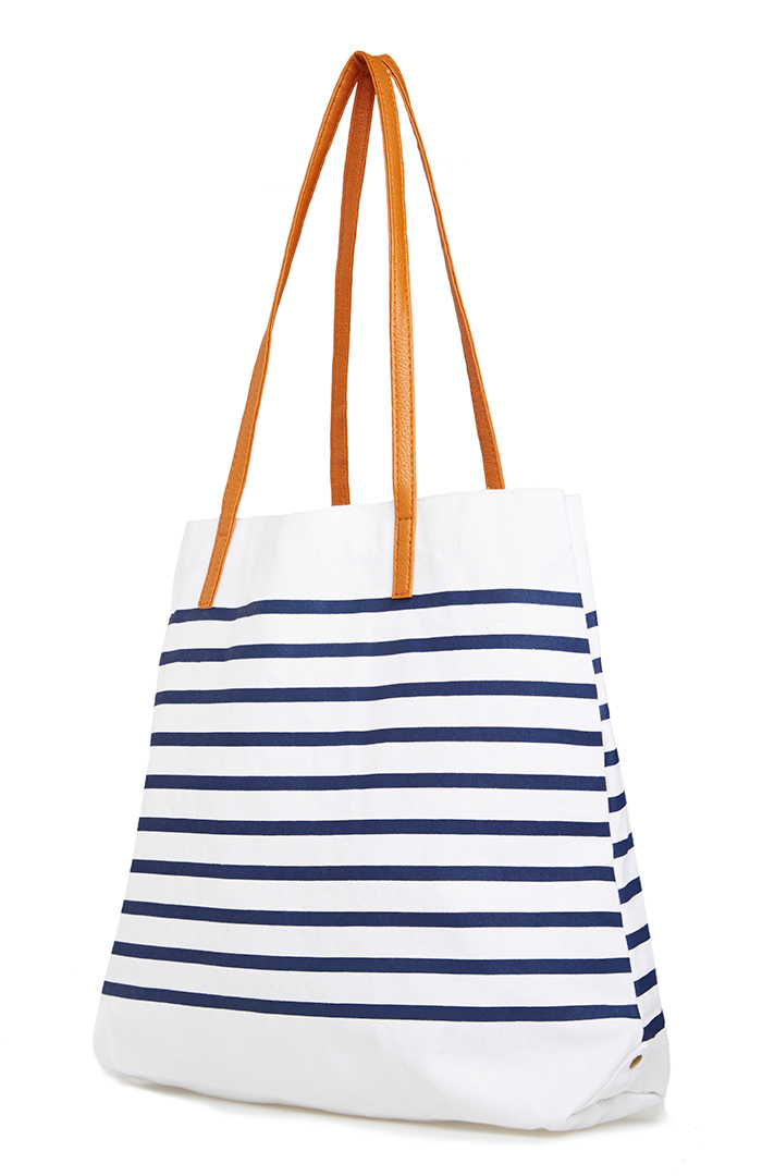 Canvas Striped Tote in Navy | DAILYLOOK