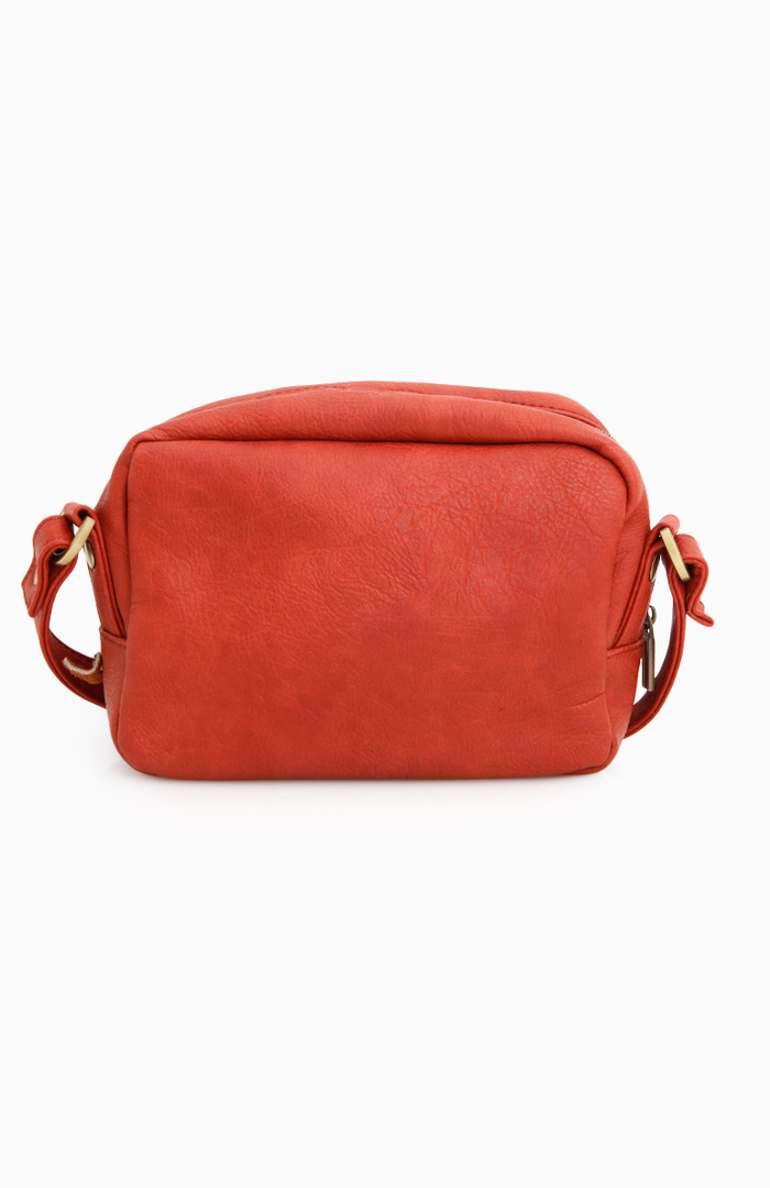 Seamed shoulder bag in Orange | DAILYLOOK