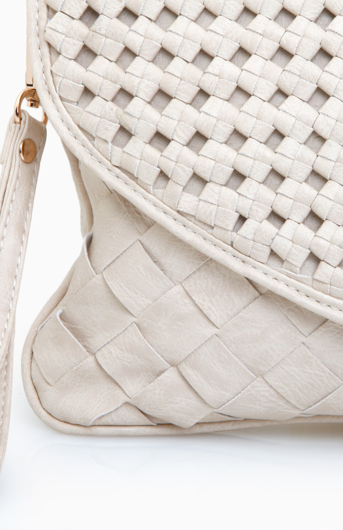 Double Woven Clutch in Cream | DAILYLOOK