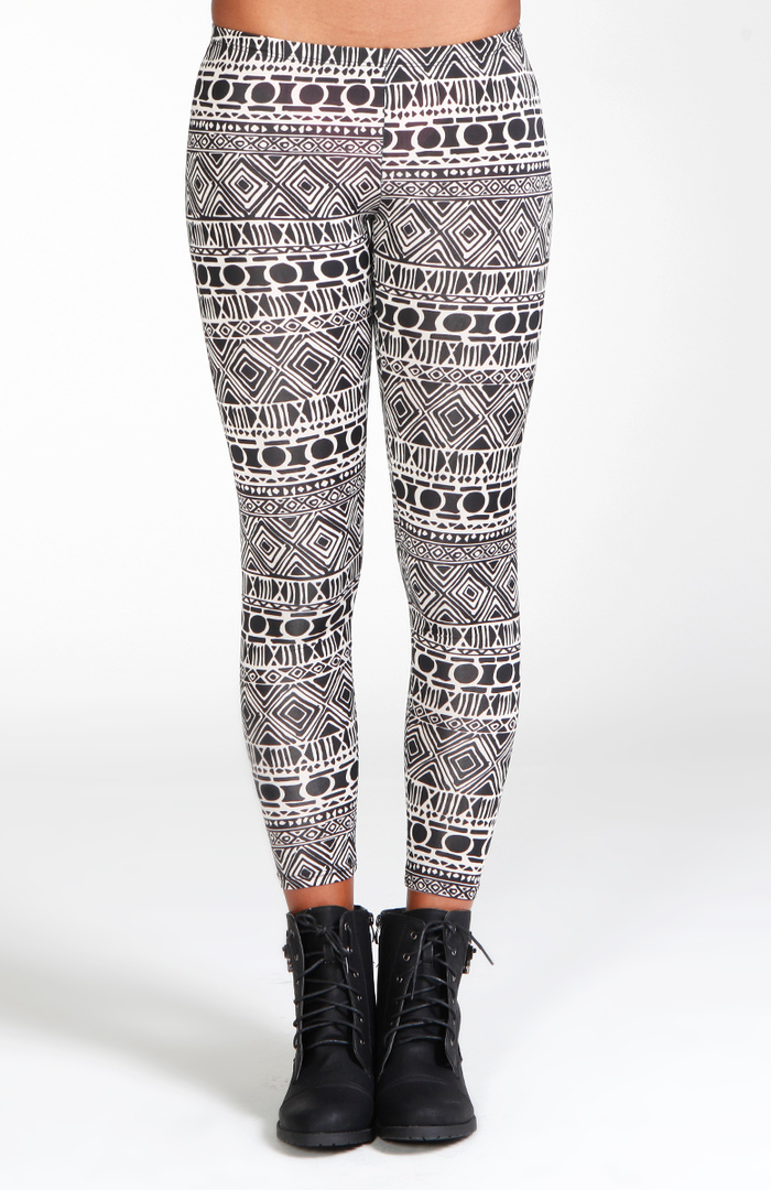 Tribal Print Leggings in Black | DAILYLOOK