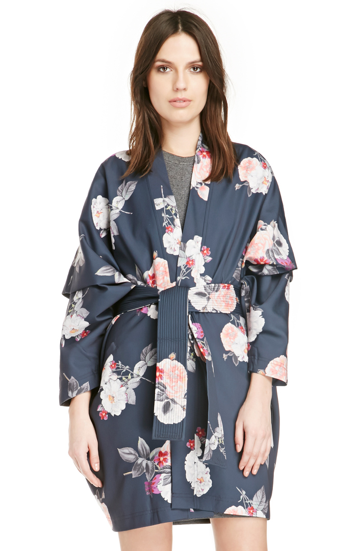 Cameo Empire Kimono in Charcoal | DAILYLOOK