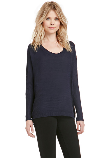 Denzel High Low Knit Sweater in Navy | DAILYLOOK