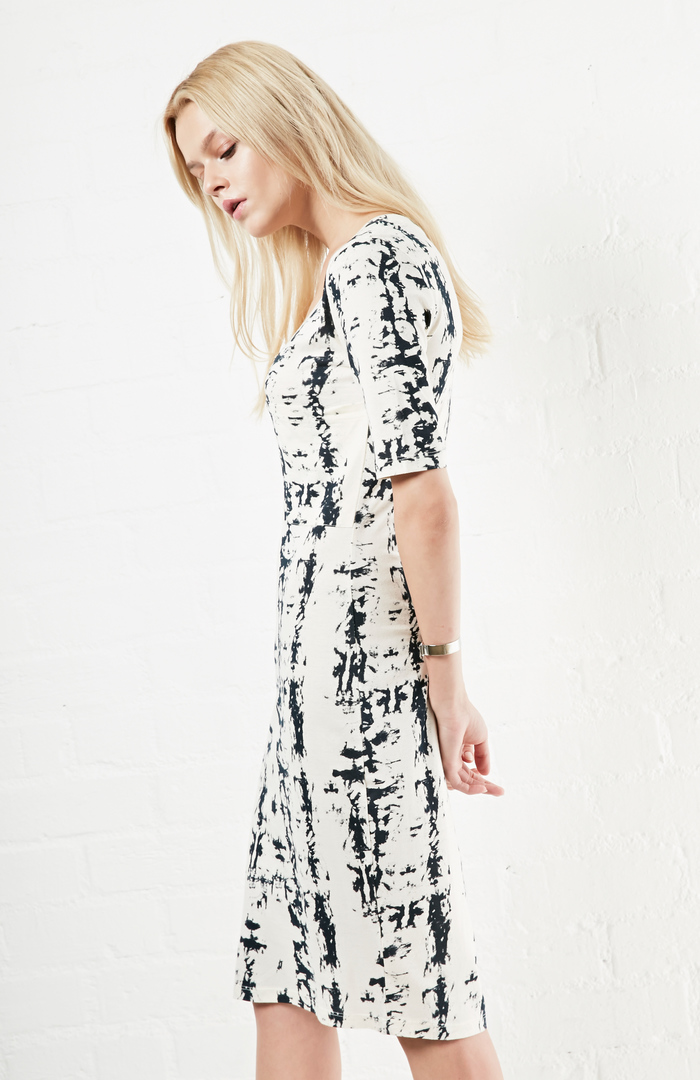 RD Style Cracked Print Dress in Black/Cream | DAILYLOOK