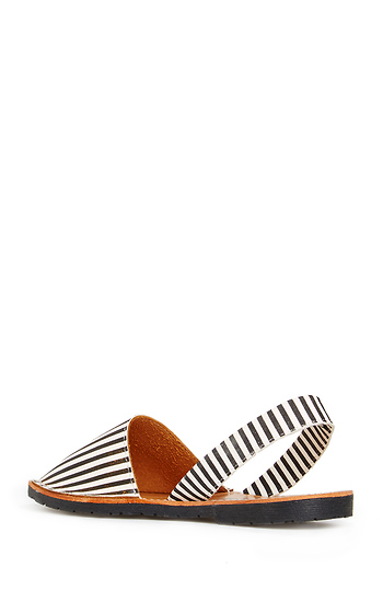 Dirty Laundry Elevate Sandals in Black/White | DAILYLOOK