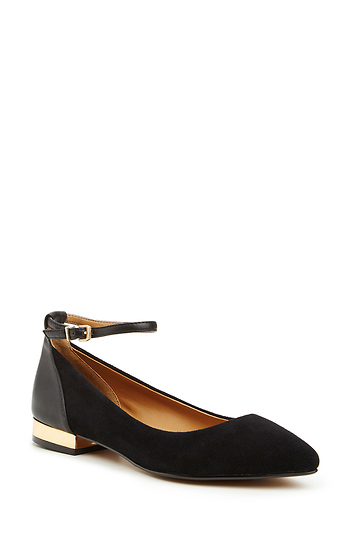 Report Signature Simka Flats in Black | DAILYLOOK