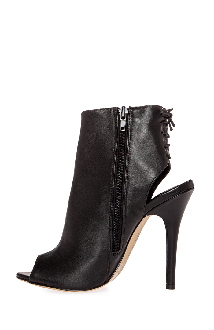 Chinese Laundry Jinxy Booties in Black | DAILYLOOK