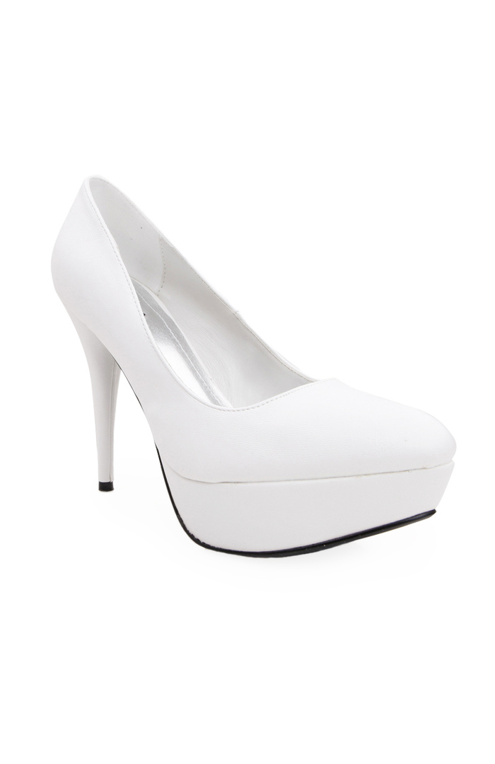 Platform Leather Pumps in White | DAILYLOOK