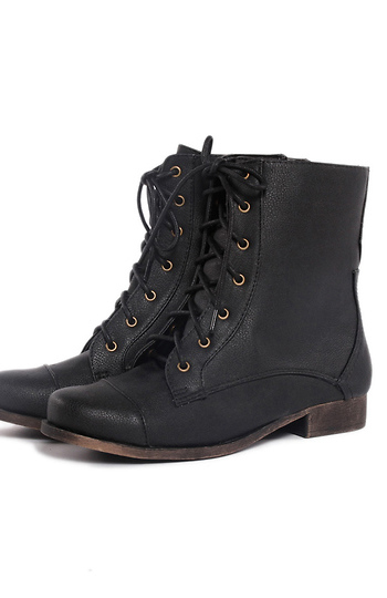 Lace Up Ankle Boots in Black | DAILYLOOK