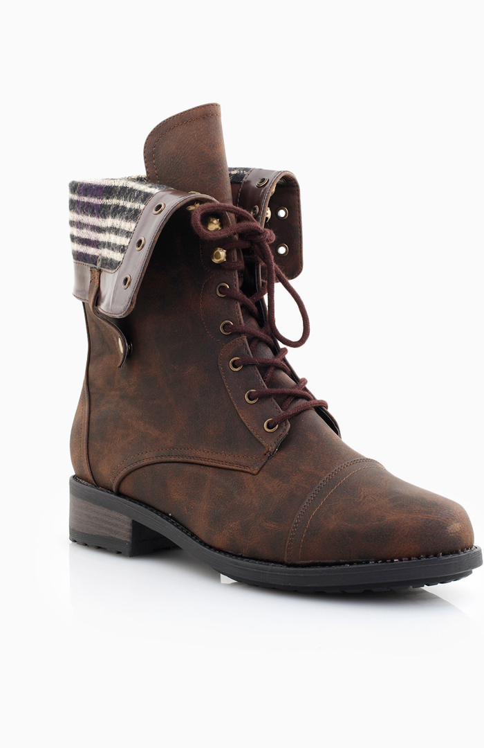 Lumberjack Lace Up Boots in Chocolate | DAILYLOOK