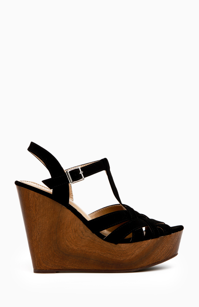 Wooden Wedge Sandals in Black | DAILYLOOK