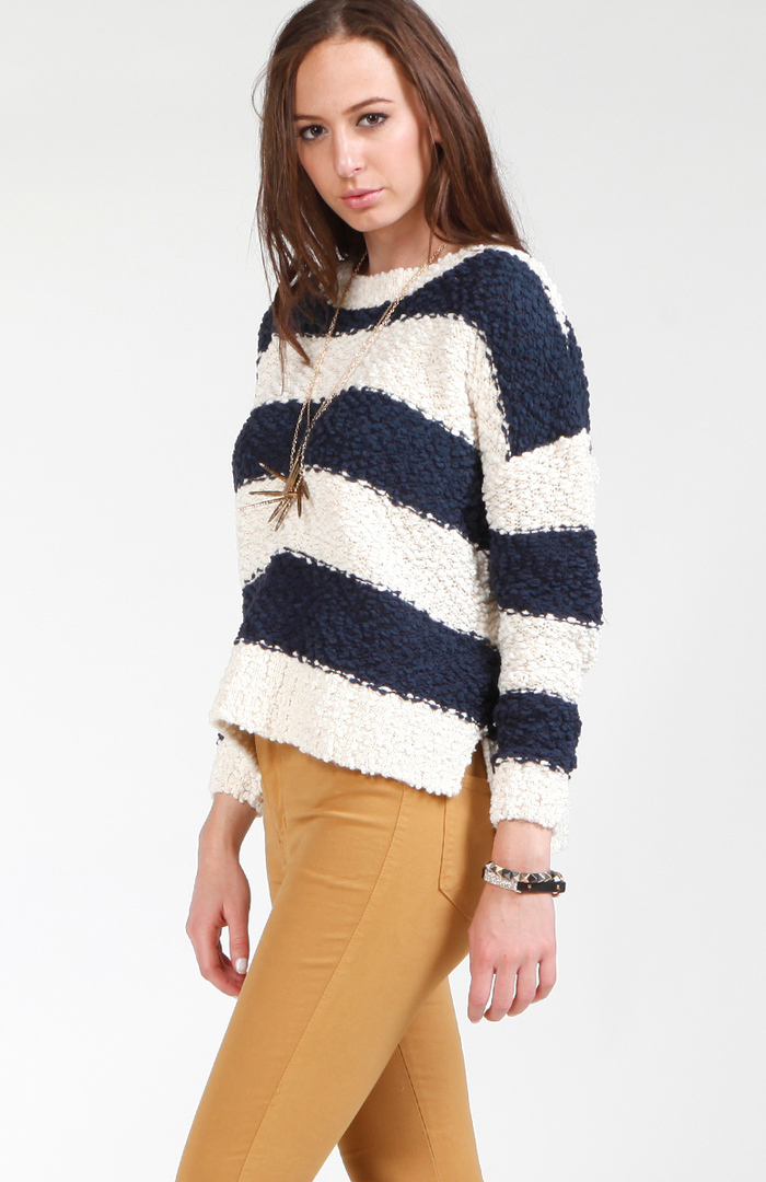 Chunky Striped Sweater in Navy | DAILYLOOK