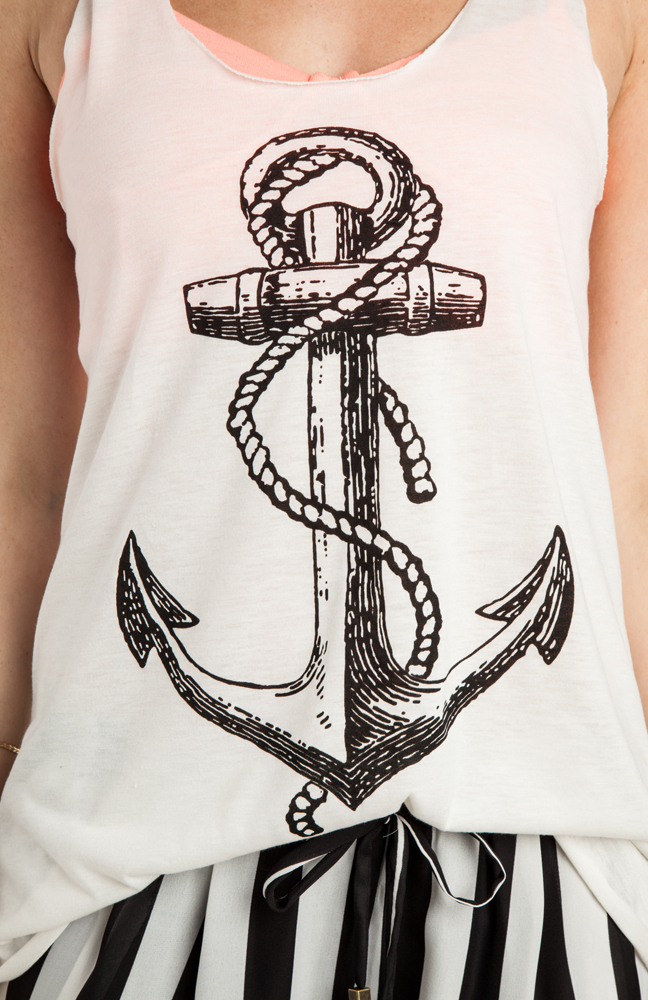 Sketched Anchor Tank in White | DAILYLOOK