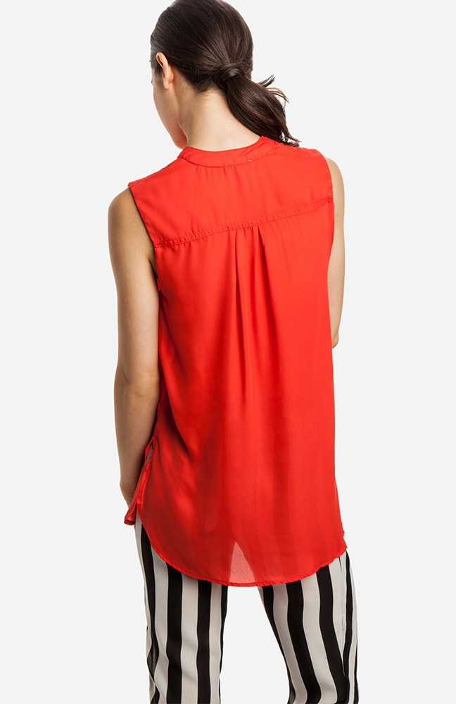 Sleeveless High Low Blouse in Red | DAILYLOOK