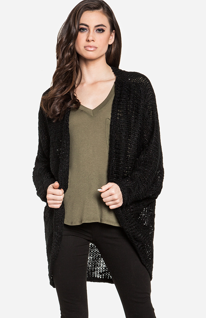 Oversized Dolman Sleeve Sweater in Black | DAILYLOOK