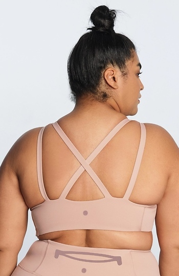 Gentrue Sports Bra X EBN Plus Slide 1